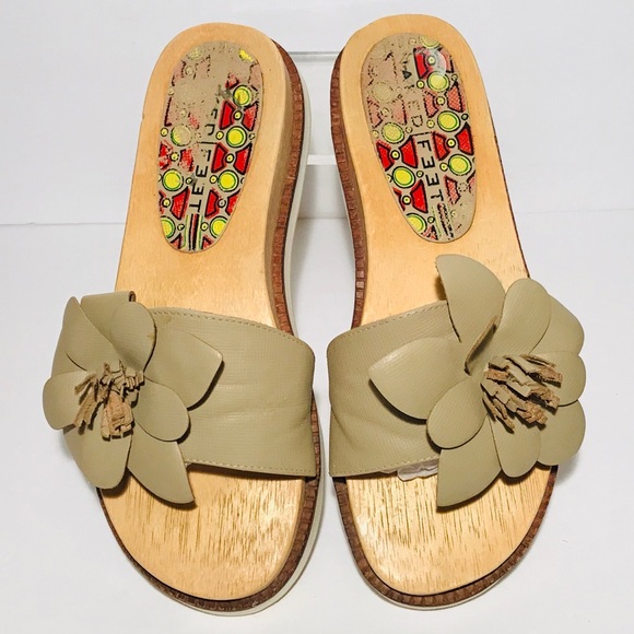 Naked Feet Brazil Tan Flower Sandals Size 6.5 - Picture 5 of 6